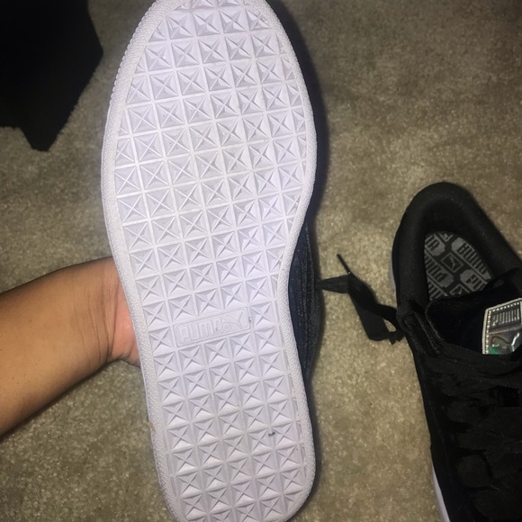 Black suede PUMA sneakers with purple bottom - Picture 4 of 4